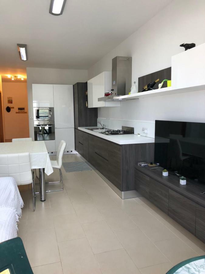 Modern Apartment With Sea View メーリッハ エクステリア 写真